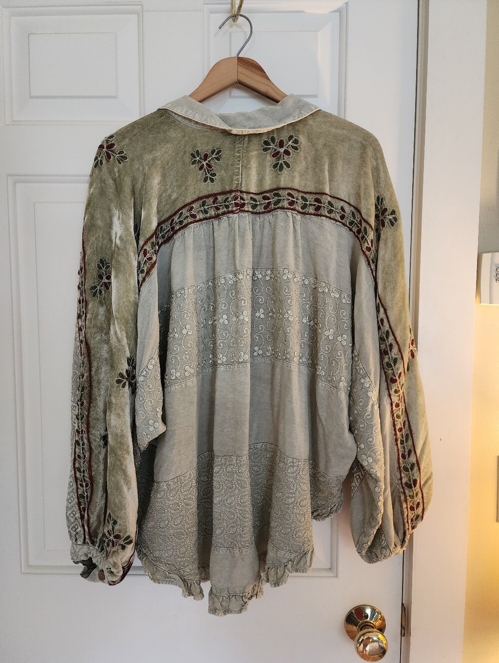 Young Threads Poet Blouse Top Embroidered Floral Velvet Size Xl Olive Bohemian - Picture 7 of 16